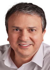 Foto oficial de Camilo Santana