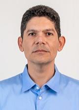 Foto oficial de Carlos Vinicios